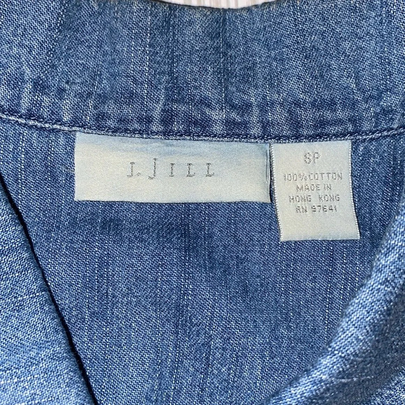 J jill denim sleeveless button up top - Picture 2 of 6